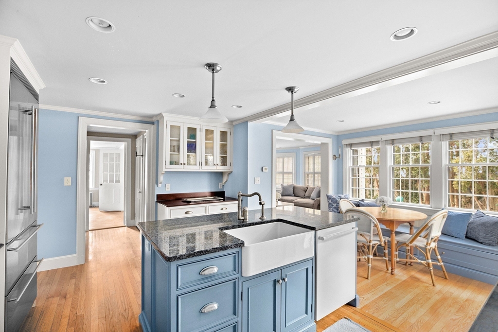 24 Lincoln Street Hingham, MA 02043 - Photo 3 of 32