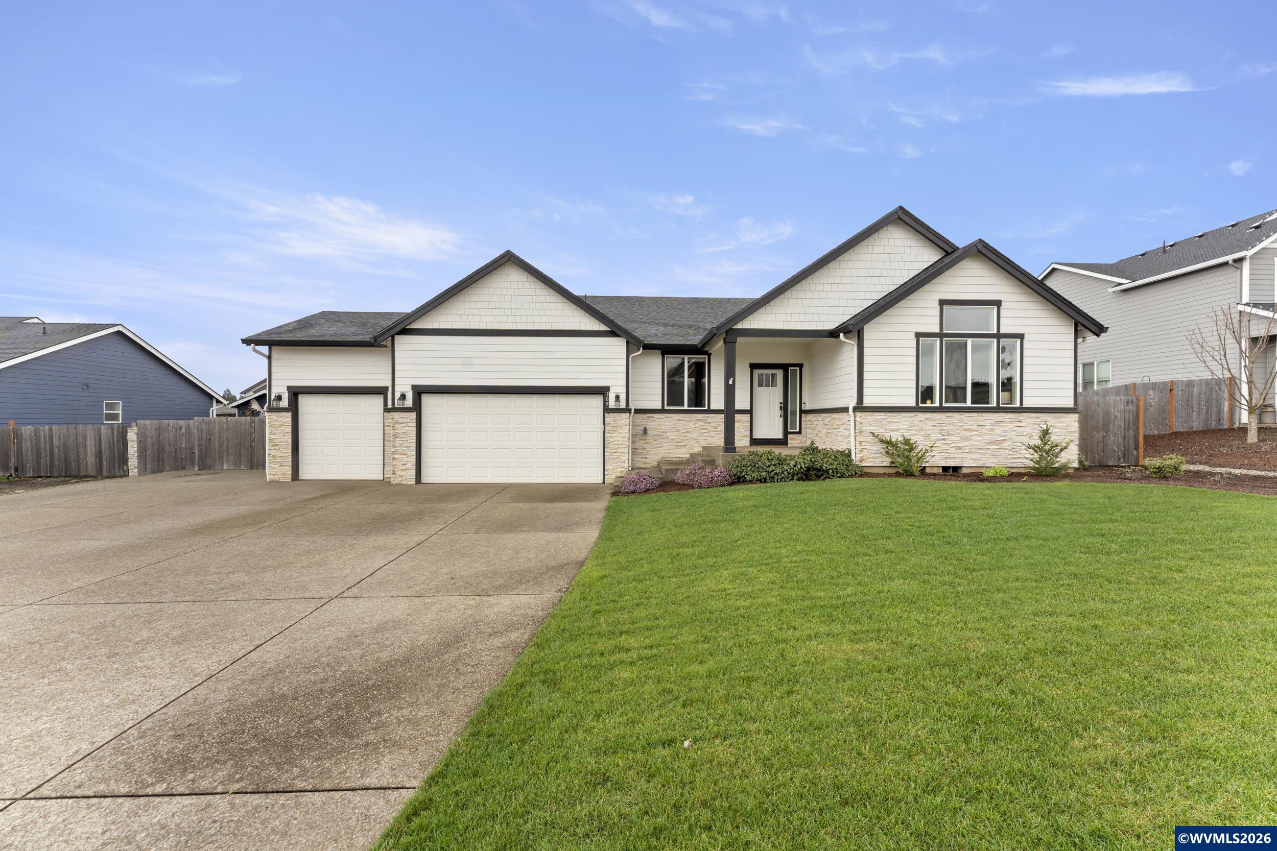 309 Northeast Berry Street Sublimity, OR 97385 - Photo 3 of 49