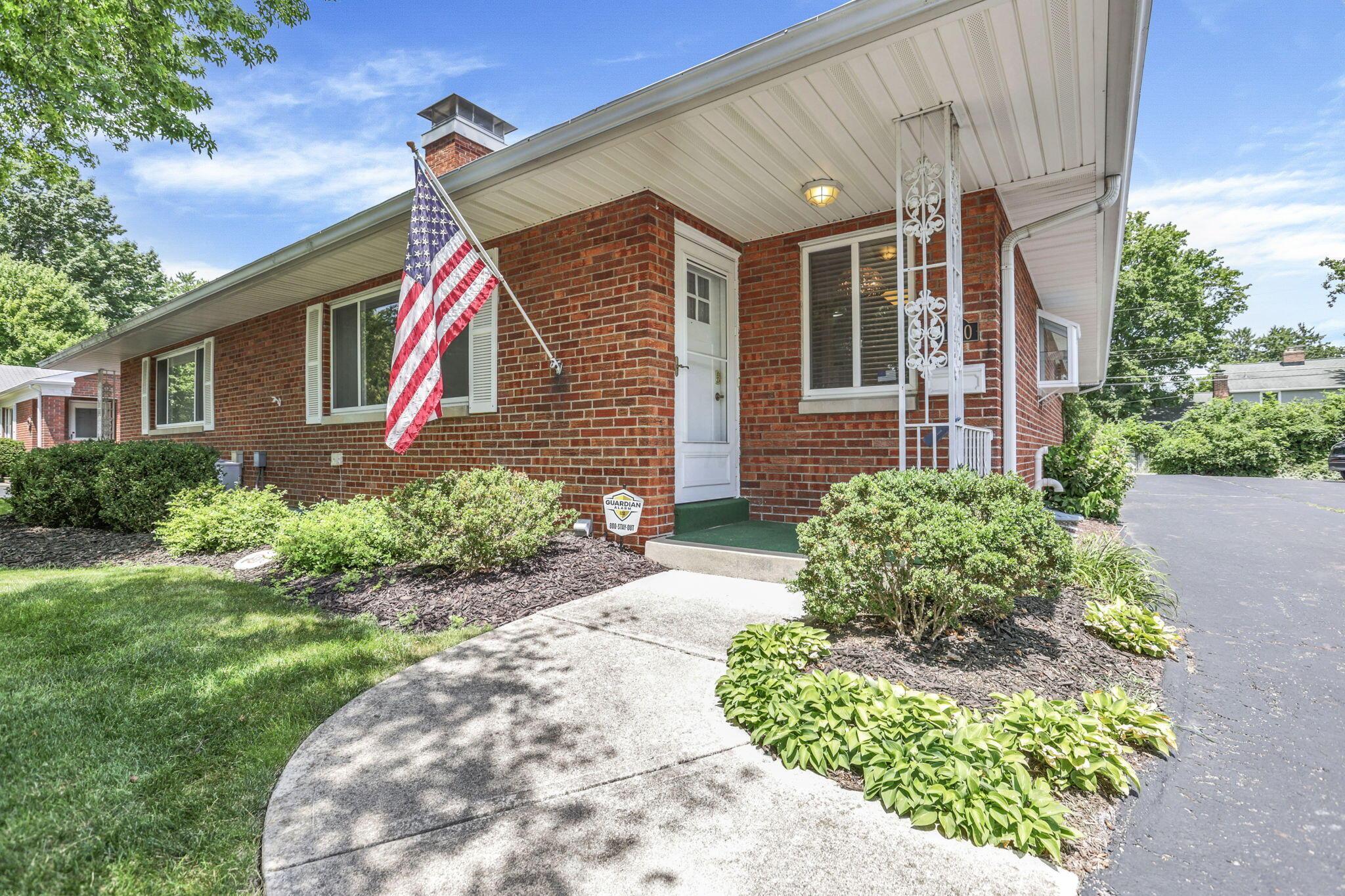 1830 Ardleigh Road Columbus, OH 43221 - Photo 4 of 68 4-web-or-mls-SMEP3612