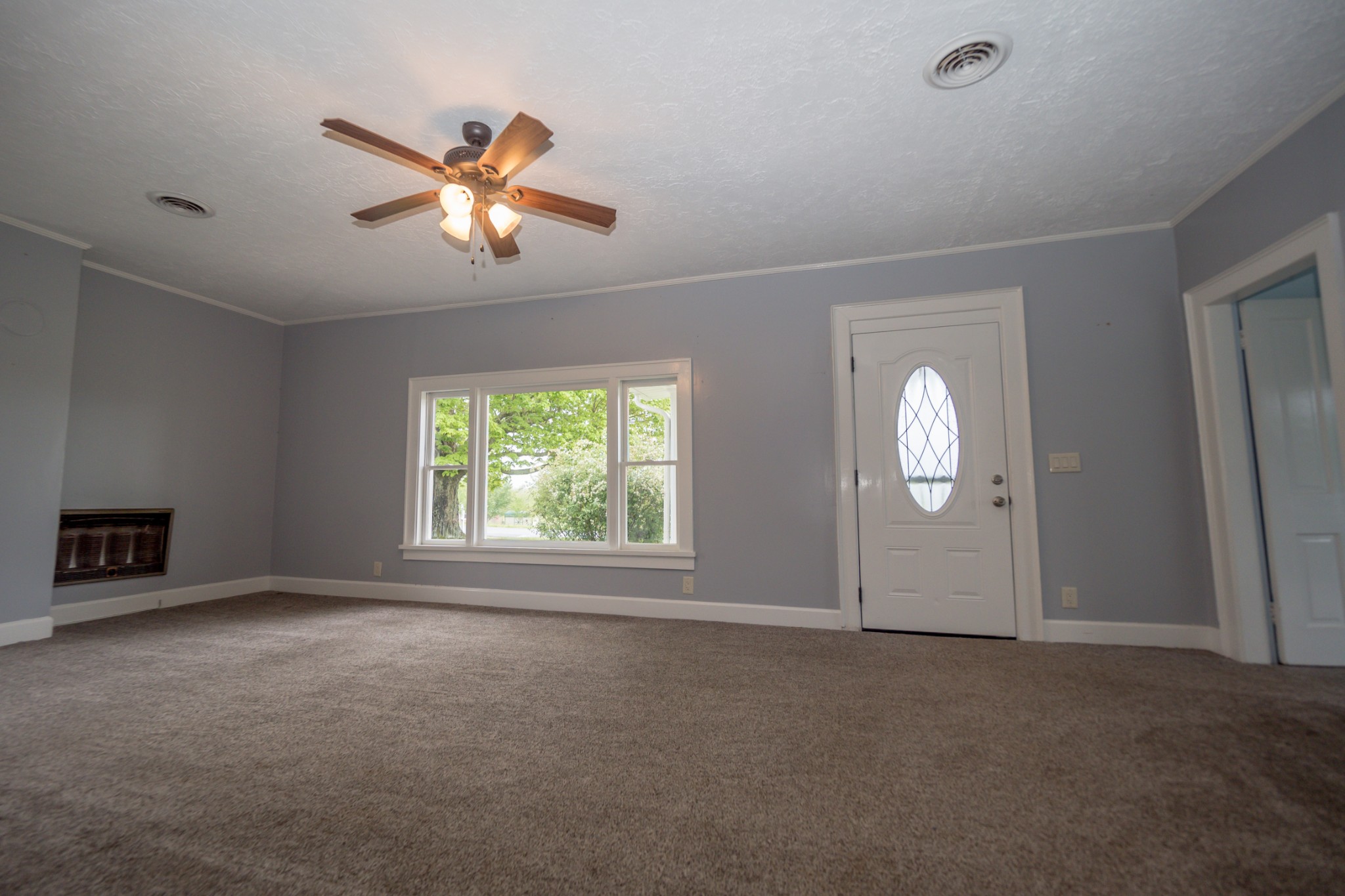 225 Paul Thompson Road Bethpage, TN 37022 - Photo 13 of 14 a view of a livingroom with a fan