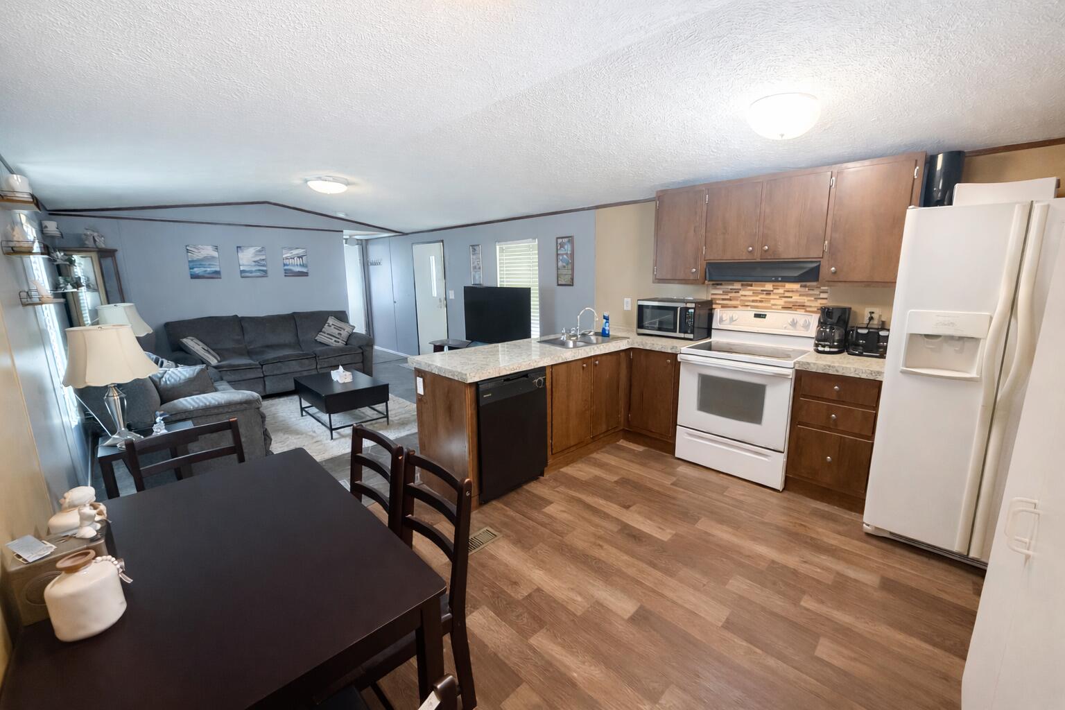 746 Madison Street Ehrhardt, SC 29081 - Photo 5 of 22 Eat- In Kitchen