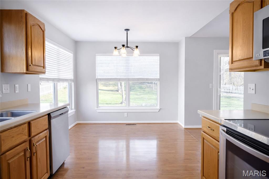 2289 Pine Lake Loop Gray Summit, MO 63039 - Photo 4 of 34