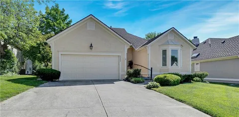 $540,000 | 5232 West 121st Street, Overland Park, KS 66209