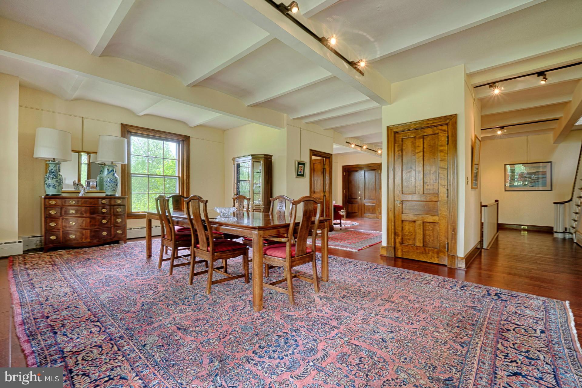 42476 Whites Ferry Road Leesburg, VA 20176 - Photo 9 of 29 Dining Room