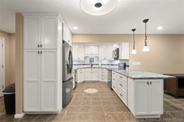 $634,900 | 7313 Wind Dance Parkway, Greenville, IN 47124