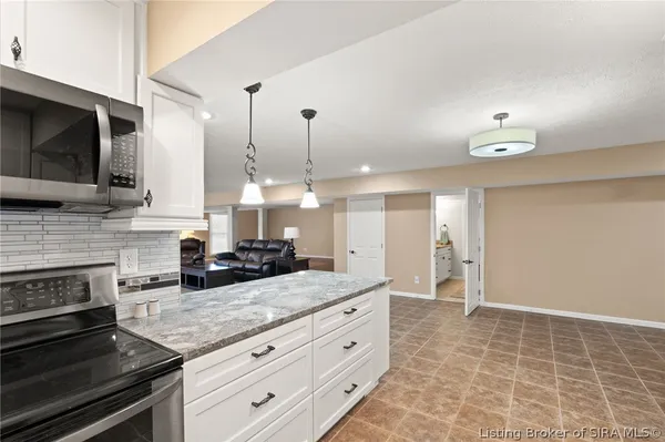 $634,900 | 7313 Wind Dance Parkway, Greenville, IN 47124