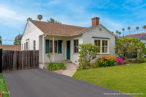 a front view of house with yard