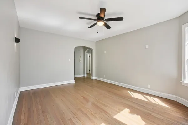 $1,350 | 2444 East 78th Street, Unit 3, Chicago, IL 60649