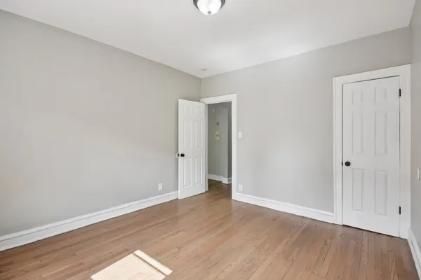 $1,350 | 2444 East 78th Street, Unit 3, Chicago, IL 60649