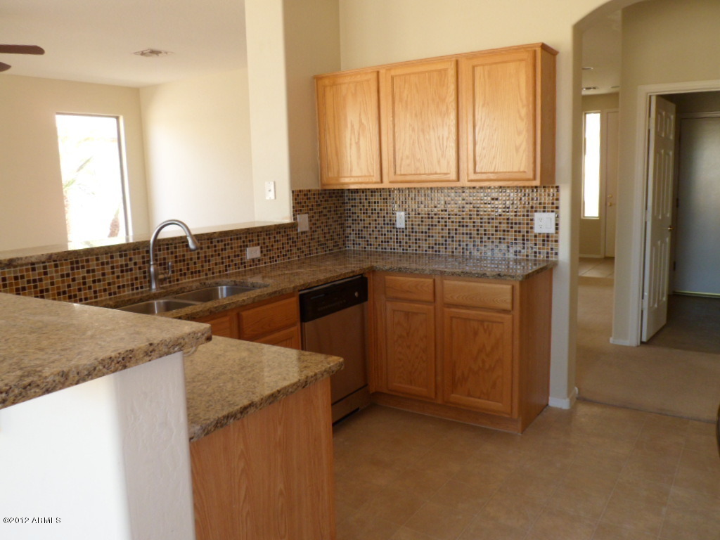 2522 South Martingale Road Gilbert, AZ 85295 - Photo 11 of 18 Kitchen