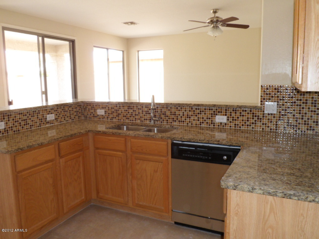 2522 South Martingale Road Gilbert, AZ 85295 - Photo 13 of 18 Kitchen
