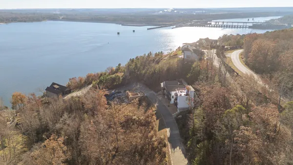 $525,000 | 357 High Pointe Drive, Savannah, TN 38372