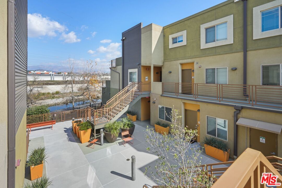 2974 Ripple Place, Unit 202 Los Angeles, CA 90039 - Photo 26 of 32 Gallery Image 26
