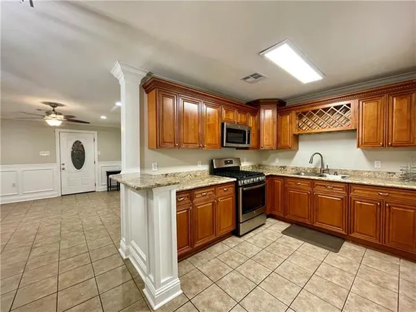 $1,700 | 2309 Rosetta Drive, Chalmette, LA 70043