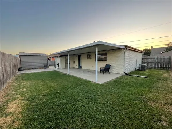 $1,700 | 2309 Rosetta Drive, Chalmette, LA 70043