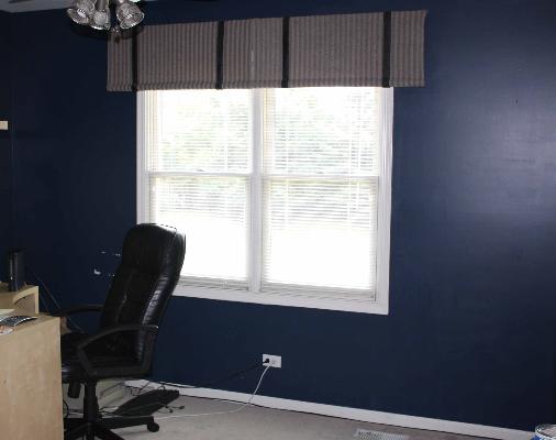 114 Barnes Road Elgin, IL 60124 - Photo 9 of 15 a view of a window in a room