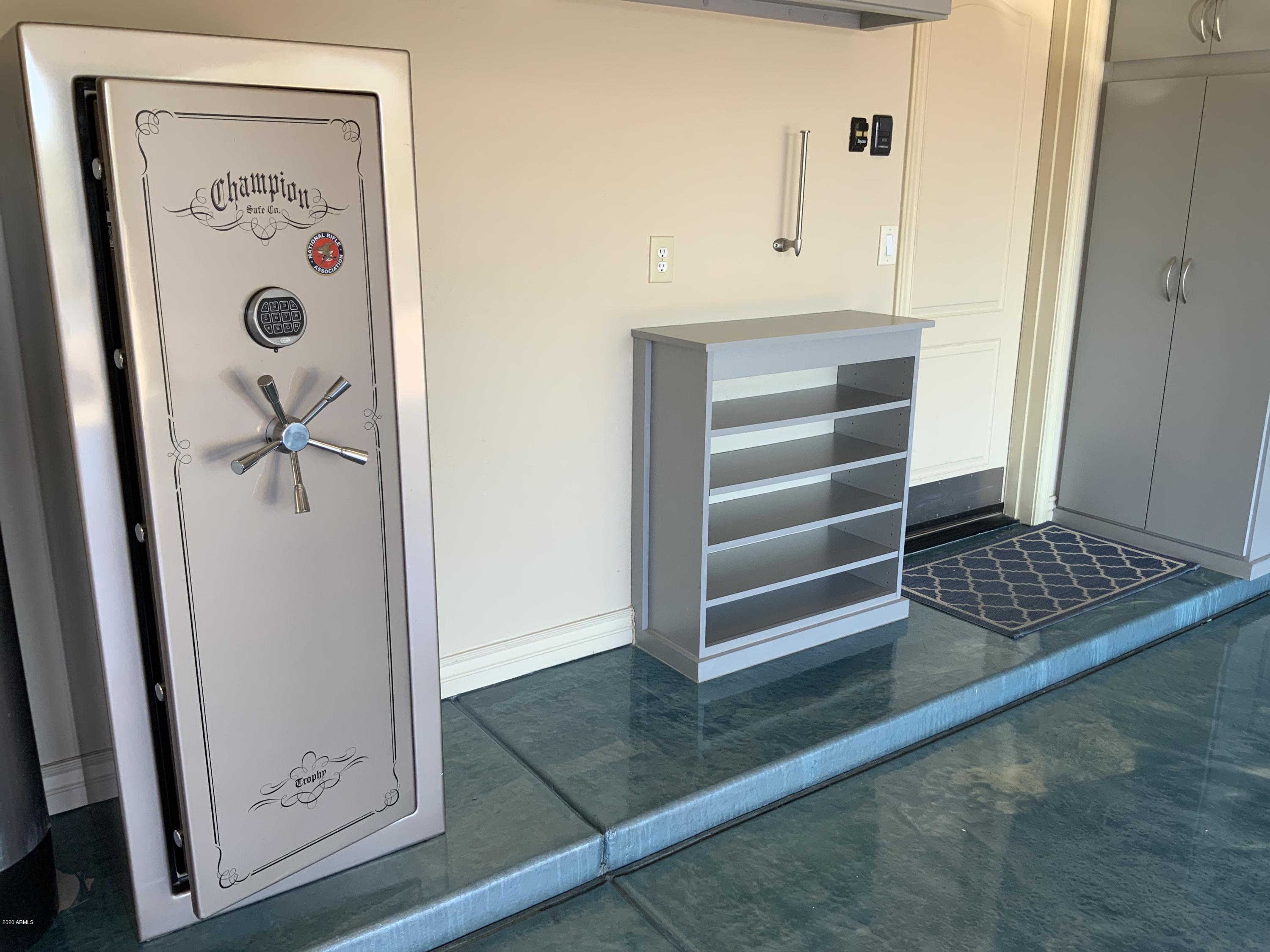 8932 East Mountain Spring Road Scottsdale, AZ 85255 - Photo 30 of 78 GARAGE