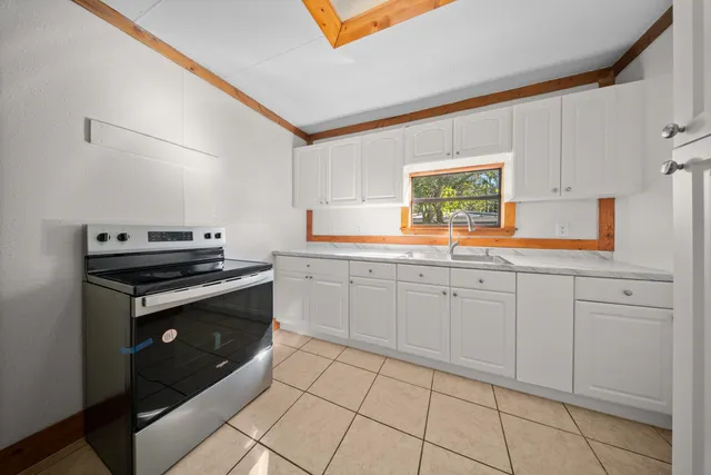 $590,000 | 250 Northwest 98th Street, Okeechobee, FL 34972