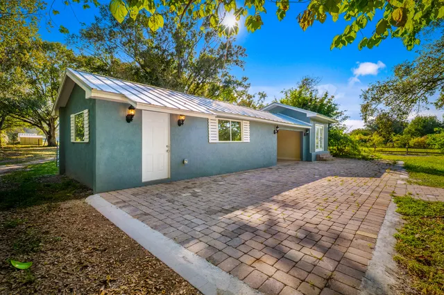 $590,000 | 250 Northwest 98th Street, Okeechobee, FL 34972