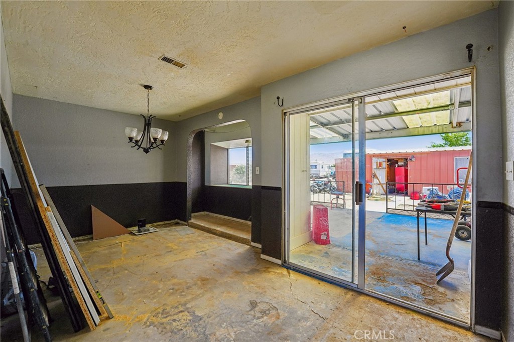 13207 Nicola Road Apple Valley, CA 92308 - Photo 5 of 33 Dining Area off of Kitchen