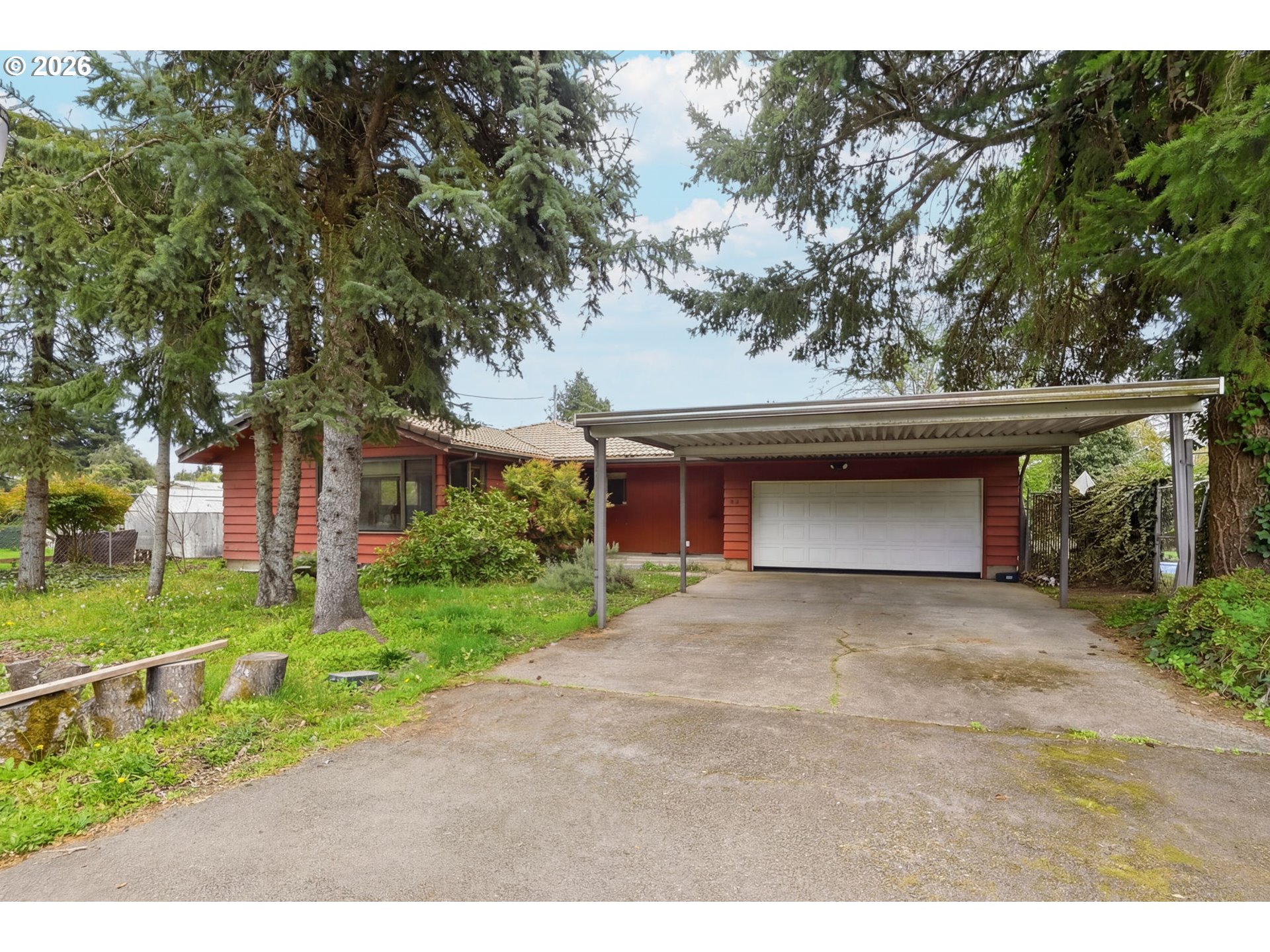 885 Aspen Street Springfield, OR 97477 - Photo 2 of 33