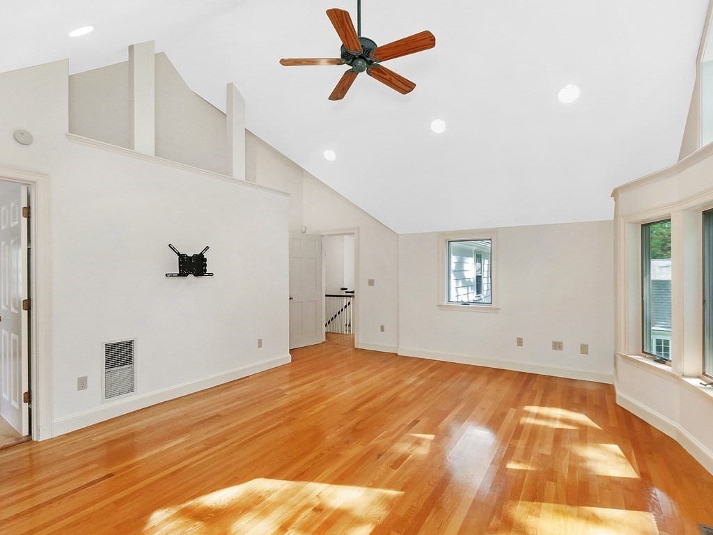 10 Craftsland Road Brookline, MA 02467 - Photo 14 of 31