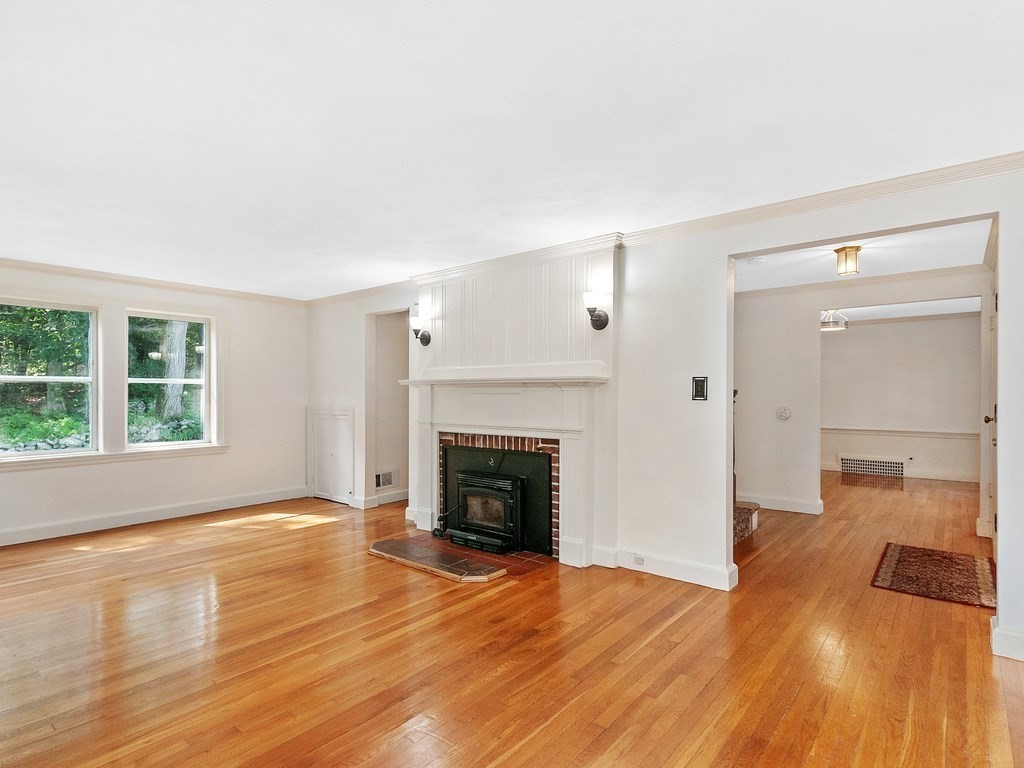 10 Craftsland Road Brookline, MA 02467 - Photo 3 of 31