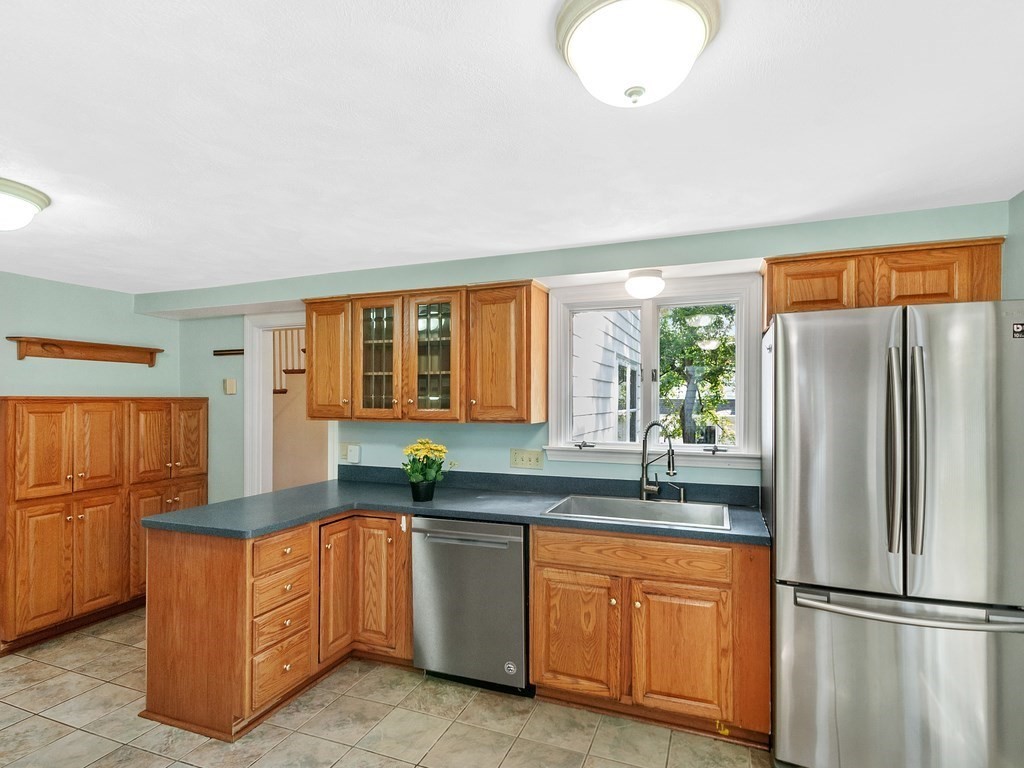 10 Craftsland Road Brookline, MA 02467 - Photo 8 of 31