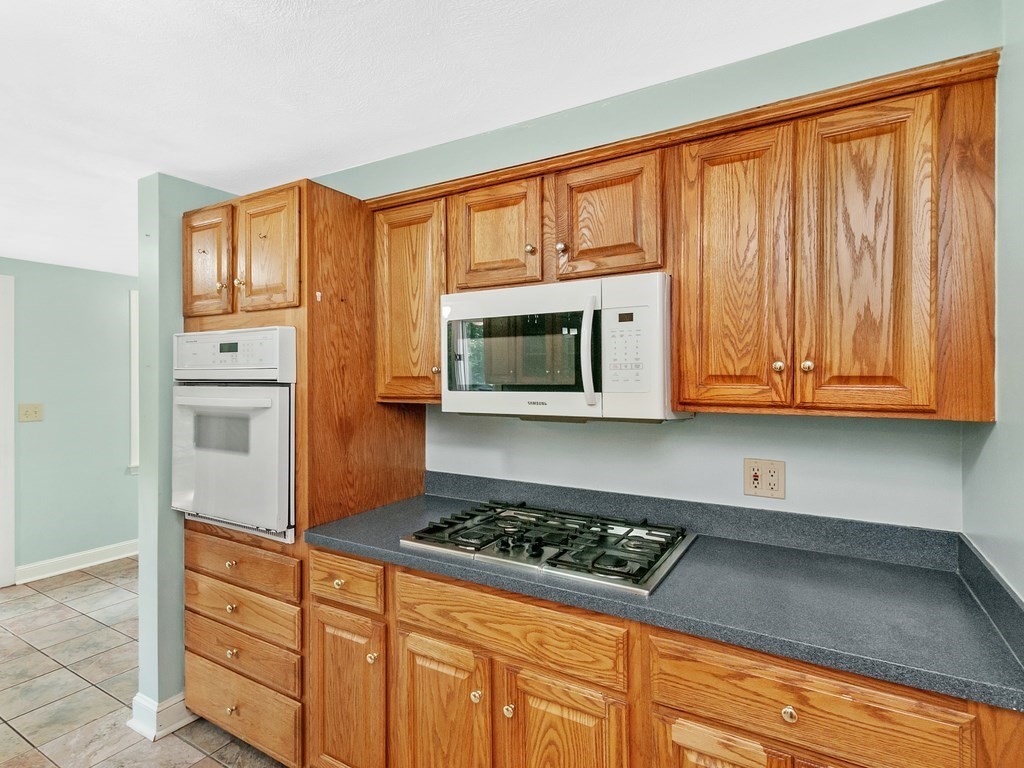 10 Craftsland Road Brookline, MA 02467 - Photo 10 of 31