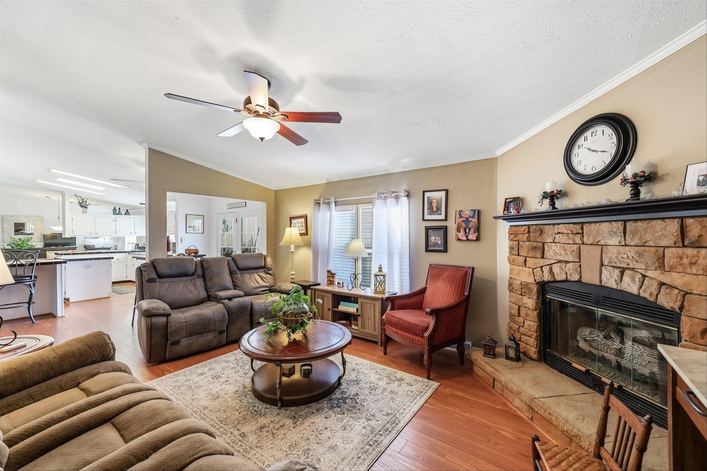 28 Chestnut Tree Road Martinsville, VA 24112 - Photo 7 of 52 Family Room