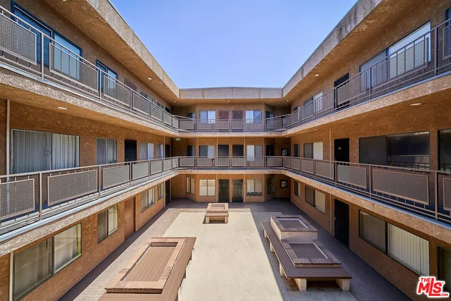 $490,000 | 424 South Westmoreland Avenue, Unit 210, Los Angeles, CA 90020