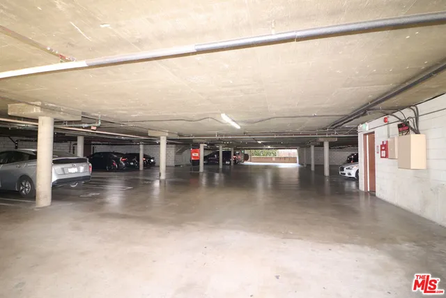 $490,000 | 424 South Westmoreland Avenue, Unit 210, Los Angeles, CA 90020