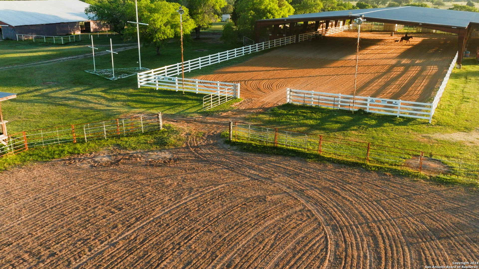 2595 Lower Mission Valley Road Victoria, TX 77905 - Photo 3 of 50