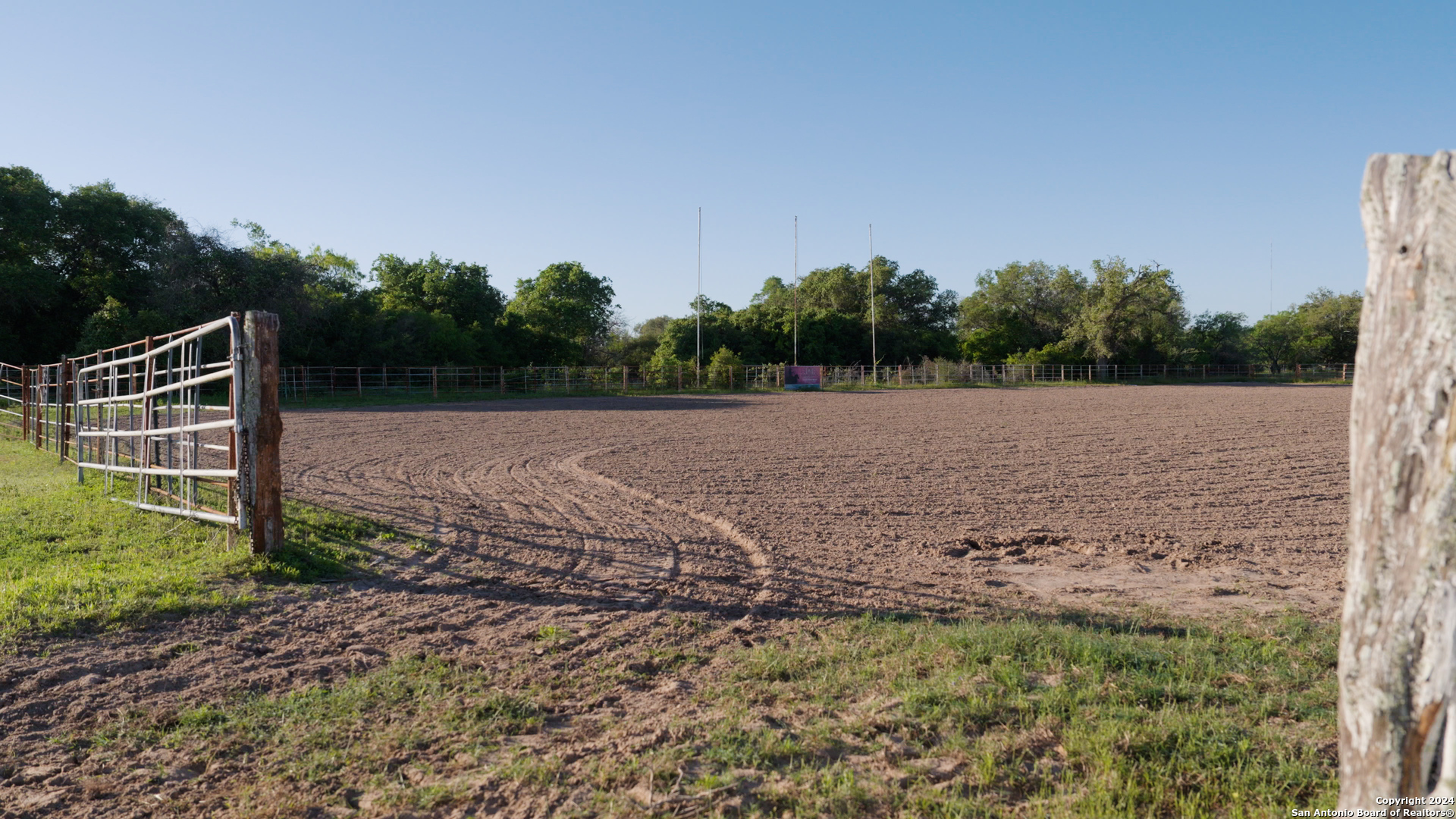 2595 Lower Mission Valley Road Victoria, TX 77905 - Photo 8 of 50