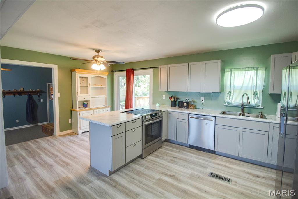 117 South Hamilton Street Otterville, IL 62052 - Photo 11 of 37