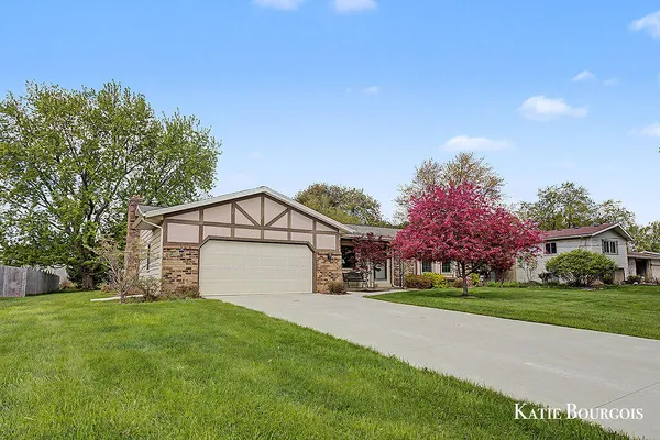 $350,000 | 961 Maplerow Avenue Northwest, Grand Rapids, MI 49534