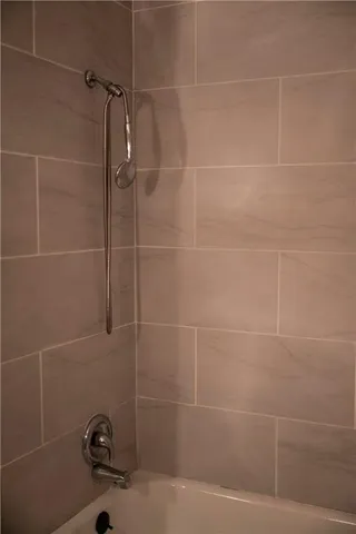 $284,999 | 7640 Northwest Milrey Drive, Kansas City, MO 64152