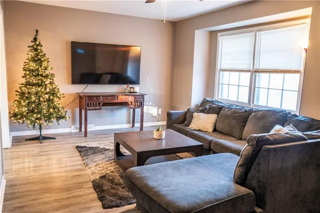 $284,999 | 7640 Northwest Milrey Drive, Kansas City, MO 64152