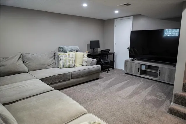 $284,999 | 7640 Northwest Milrey Drive, Kansas City, MO 64152