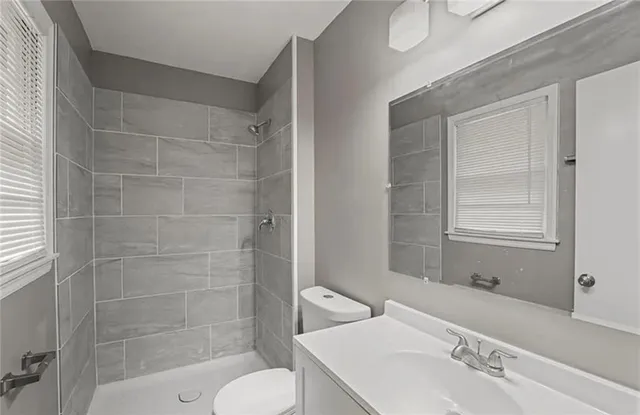 $343,950 | 7640 Northwest Milrey Drive, Kansas City, MO 64152