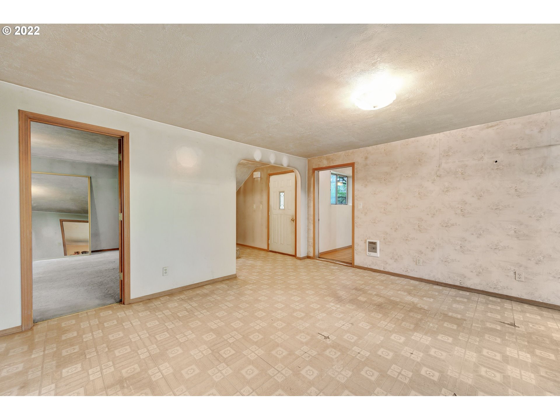 30665 South Partridge Road Colton, OR 97017 - Photo 3 of 20 a view of an empty room