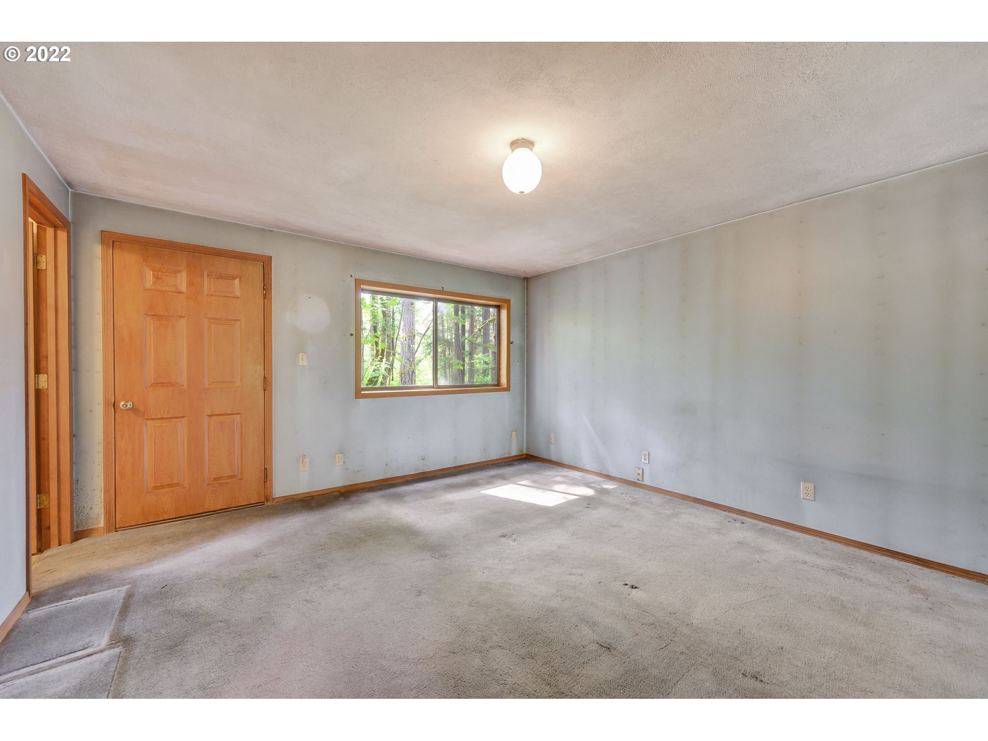 30665 South Partridge Road Colton, OR 97017 - Photo 9 of 20 a view of an empty room with a window
