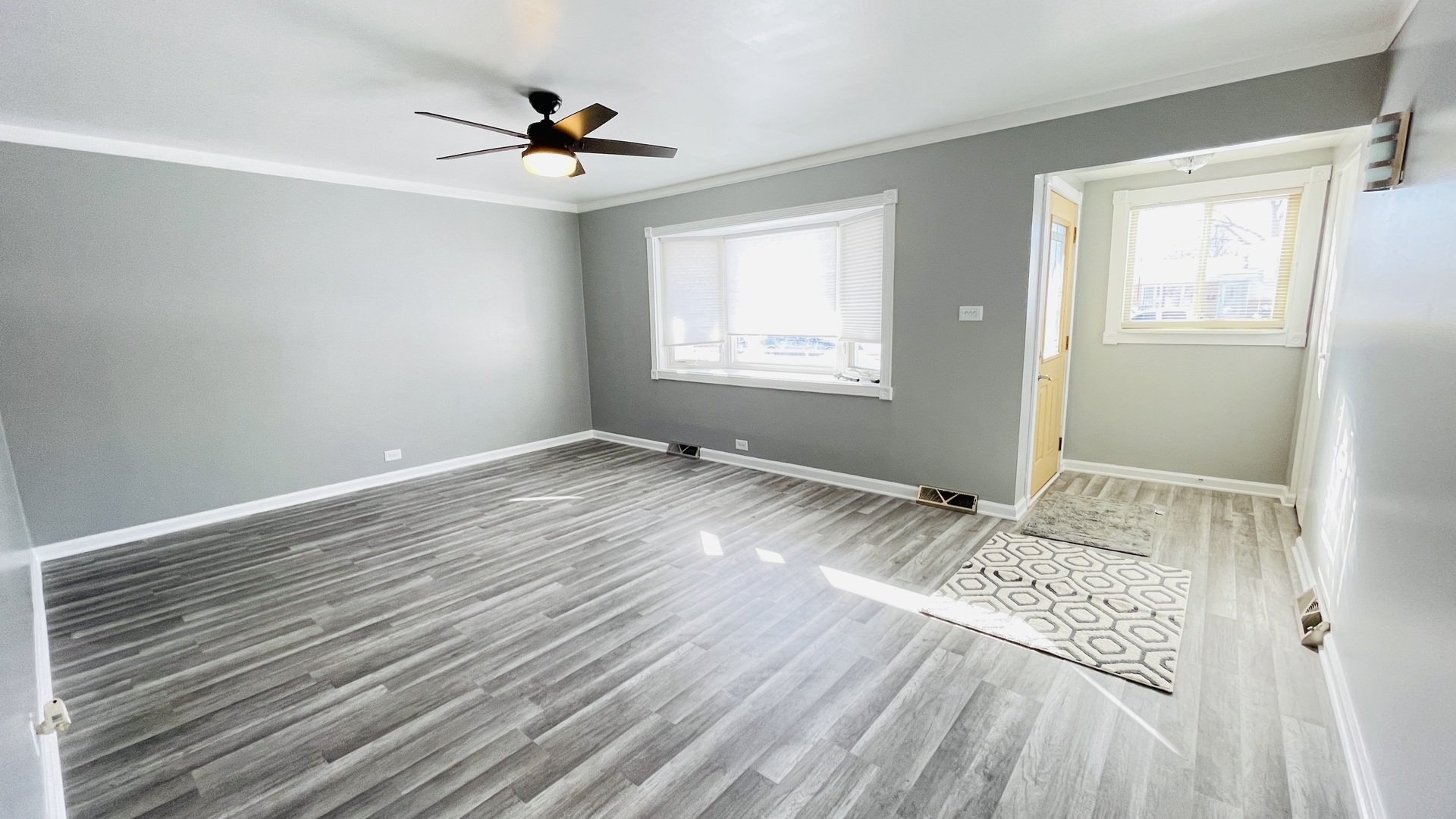 Undisclosed Address Addison, IL 60101 - Photo 4 of 26 a view of an empty room and window