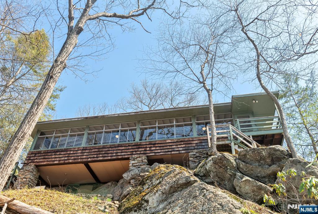 27 Middle Road Bloomingdale, NJ 07420 - Photo 33 of 48