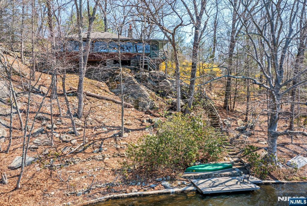 27 Middle Road Bloomingdale, NJ 07420 - Photo 36 of 48