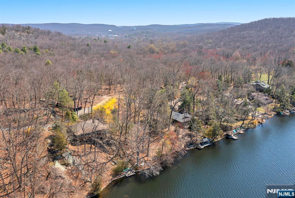 27 Middle Road Bloomingdale, NJ 07420 - Photo 41 of 48