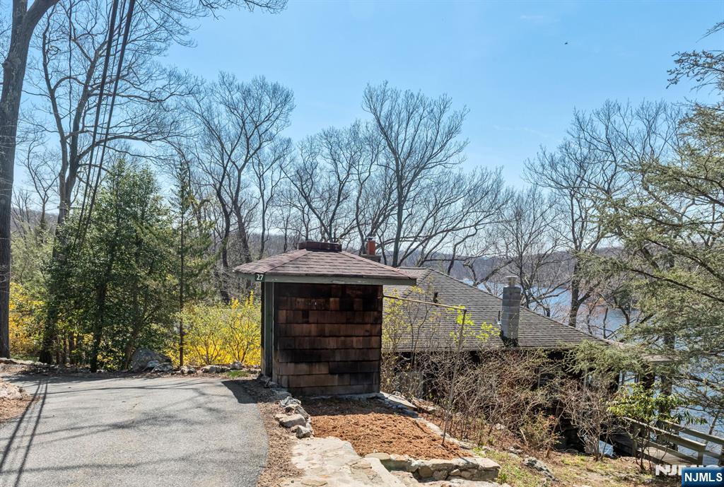 27 Middle Road Bloomingdale, NJ 07420 - Photo 48 of 48