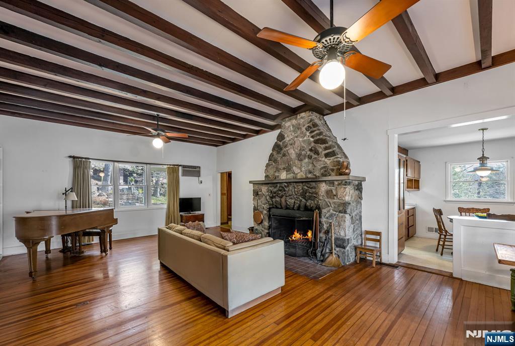 27 Middle Road Bloomingdale, NJ 07420 - Photo 7 of 48