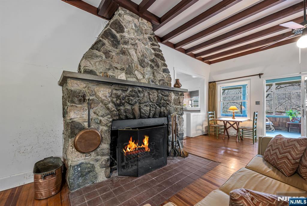 27 Middle Road Bloomingdale, NJ 07420 - Photo 8 of 48