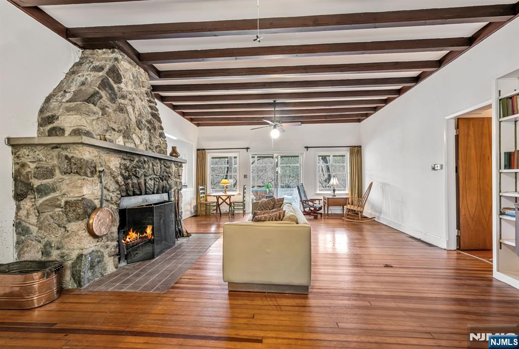 27 Middle Road Bloomingdale, NJ 07420 - Photo 10 of 48